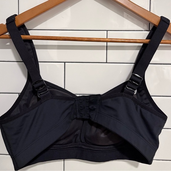 Lululemon Ta Ta Tamer Bea Black 36C - Picture 8 of 9